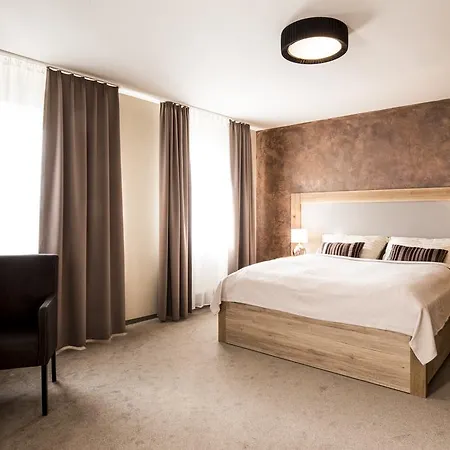 V Zalesi Πανσιόν Mladá Boleslav