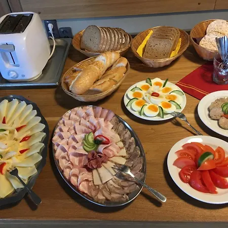 V Zalesi Πανσιόν